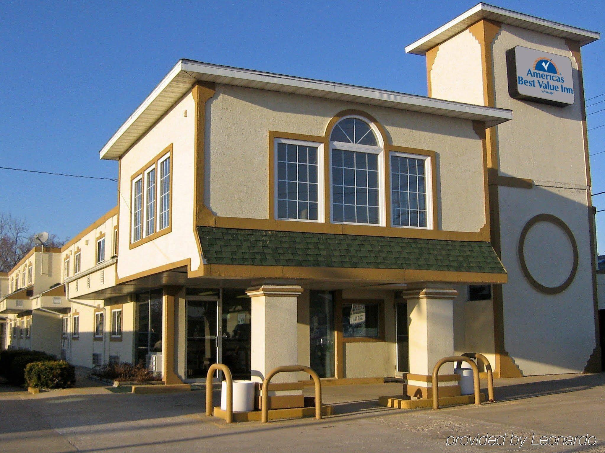 Americas Best Value Inn Macomb Екстериор снимка