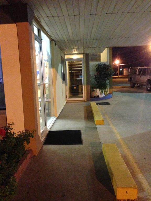 Americas Best Value Inn Macomb Екстериор снимка