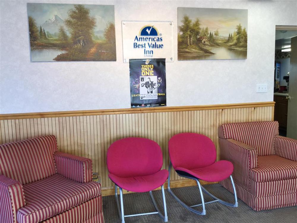 Americas Best Value Inn Macomb Интериор снимка