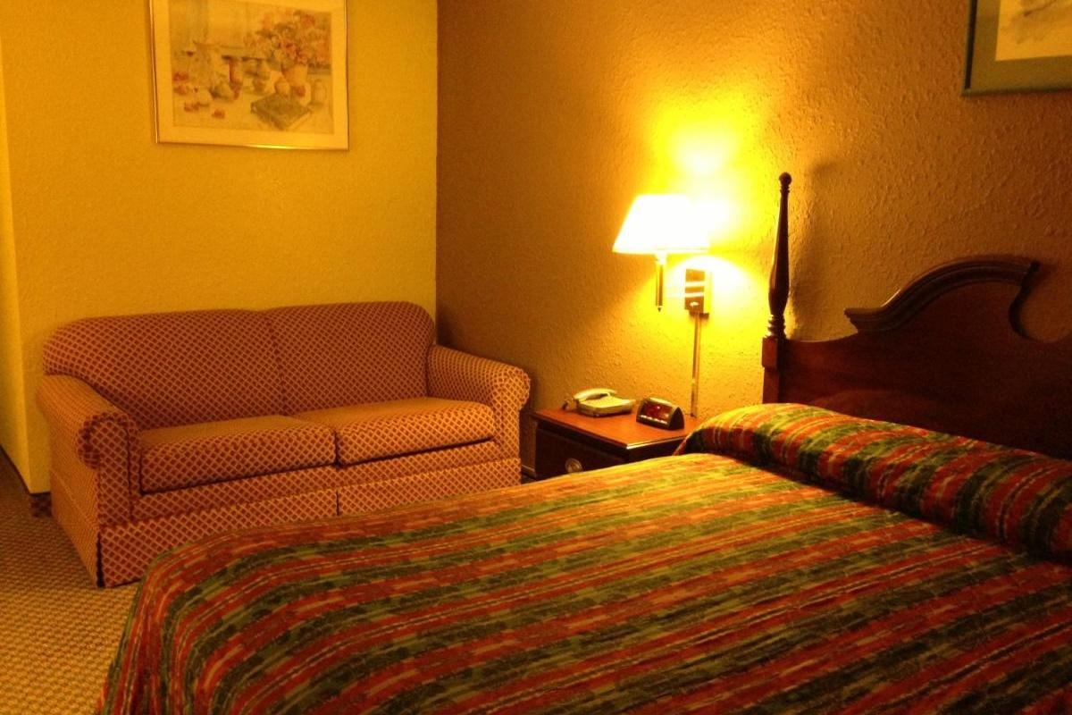 Americas Best Value Inn Macomb Екстериор снимка