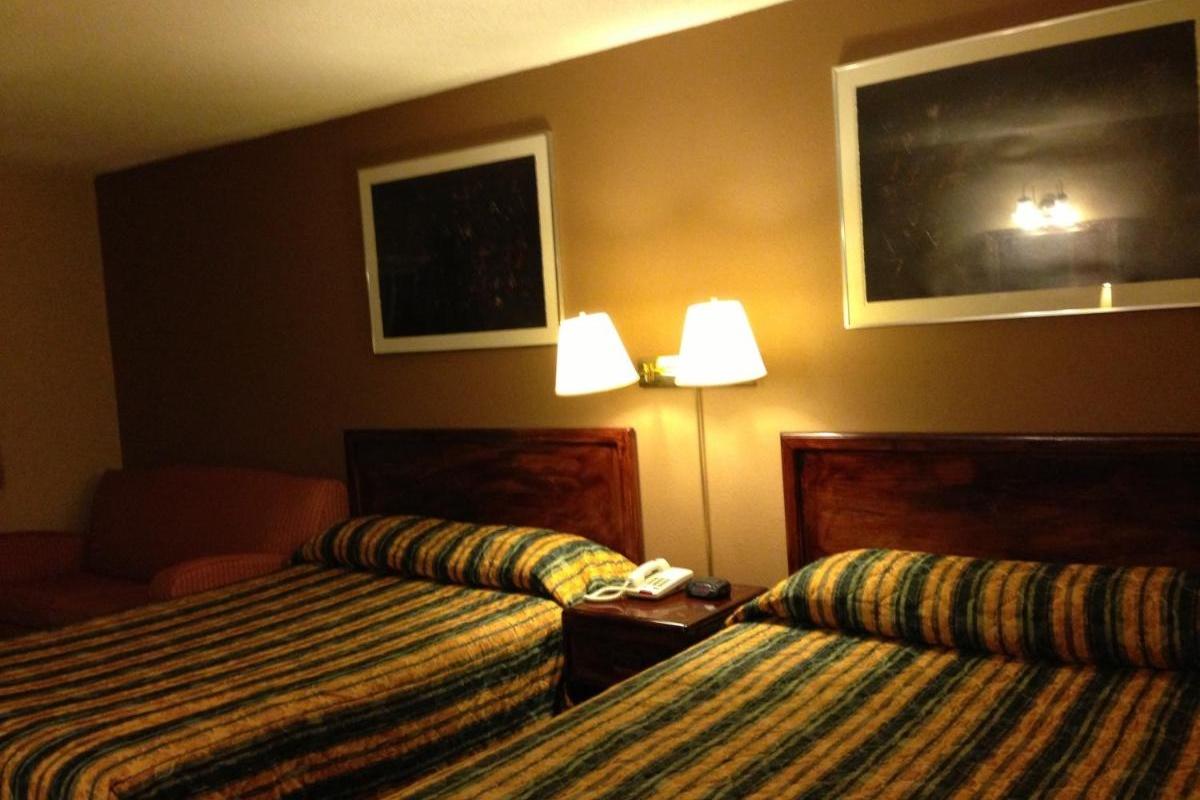 Americas Best Value Inn Macomb Екстериор снимка