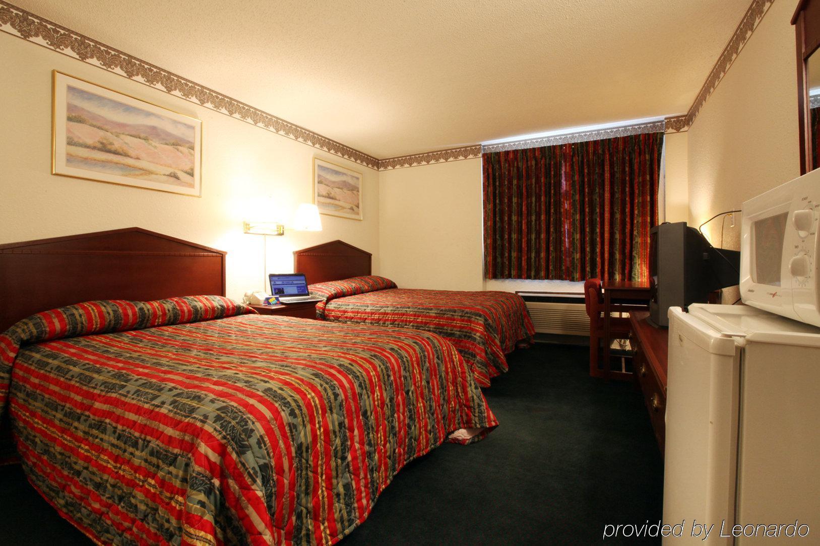 Americas Best Value Inn Macomb Стая снимка