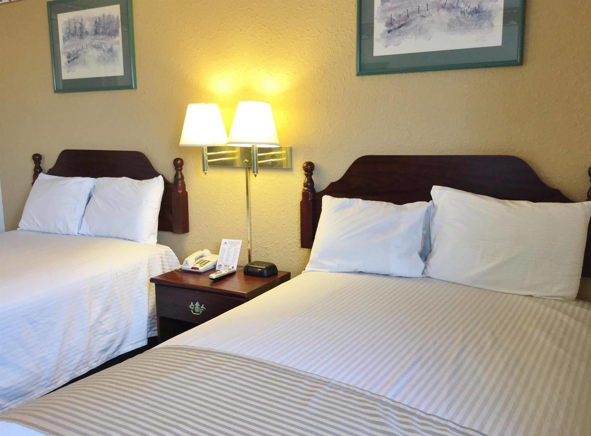 Americas Best Value Inn Macomb Екстериор снимка