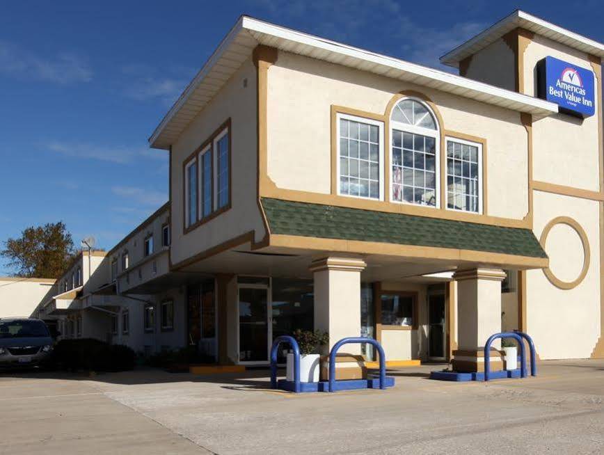 Americas Best Value Inn Macomb Екстериор снимка